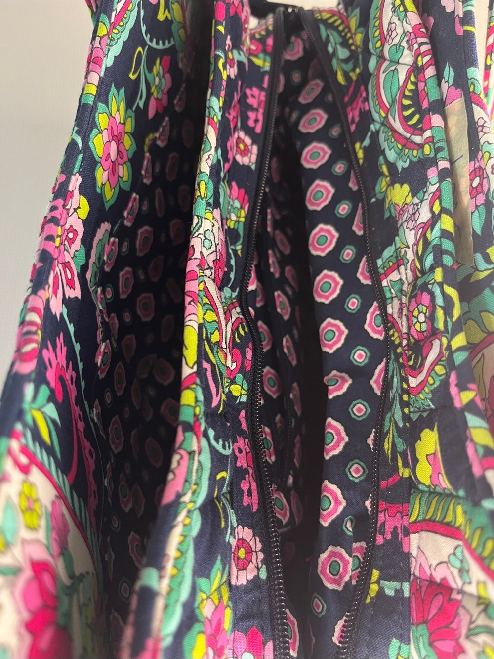 Vera Bradley Navy Multi-Color "Petal Paisley" retired large 3 section purse - Picture 5 of 17
